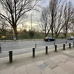 356 Manor House Near Central London