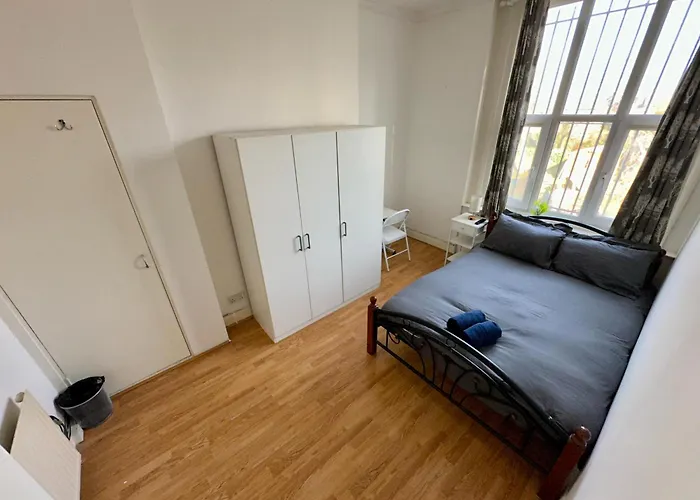 356 Manor House Near Central London